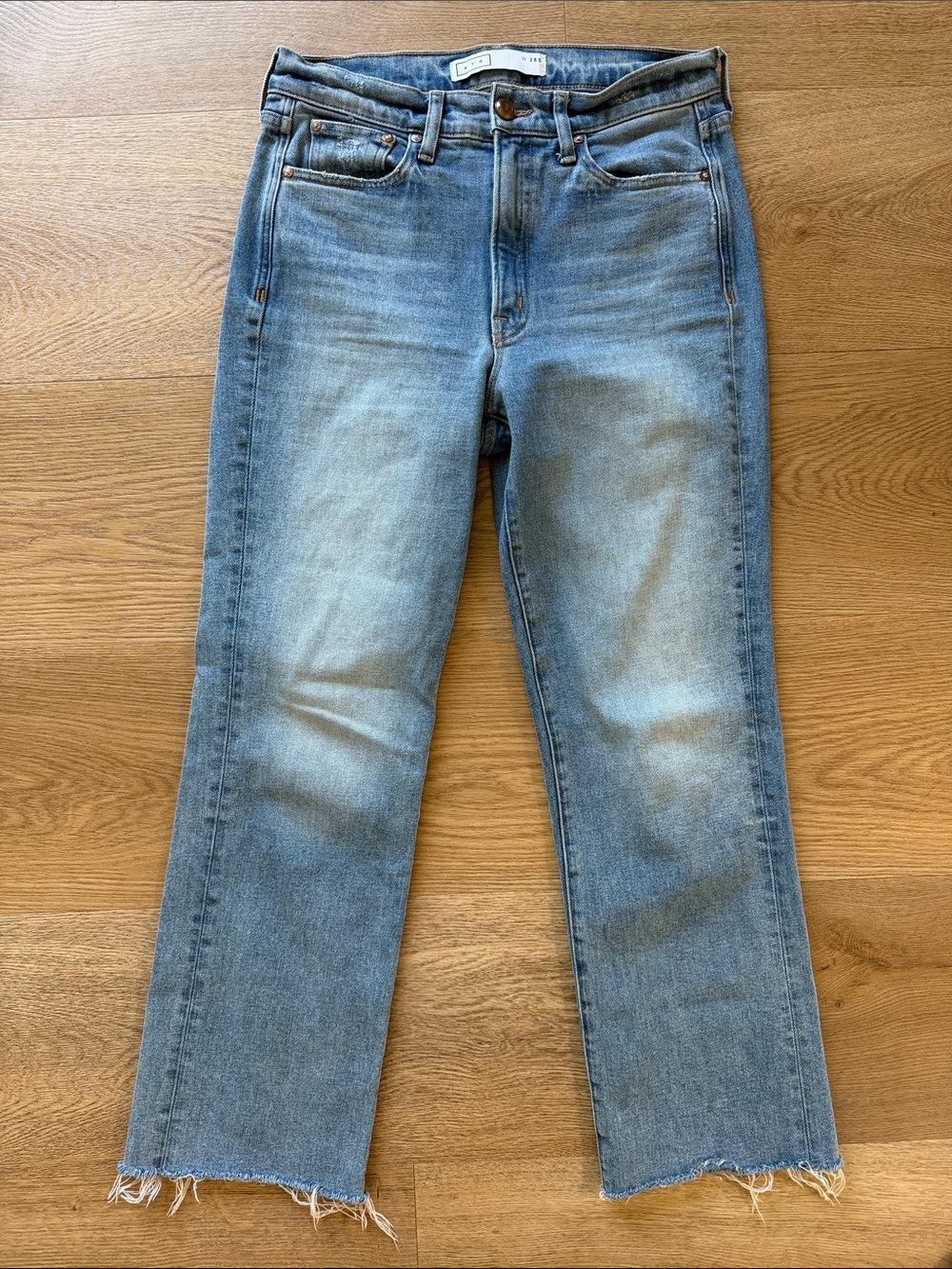 A.Y.R The Sugar high rise medium wash size 28S